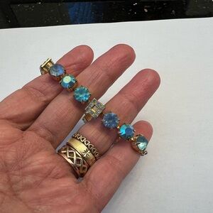 Blue Rhinestone Bracelet set in gold tone